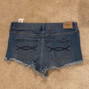Abercrombie & Fitch medium wash jean shorts sz 8